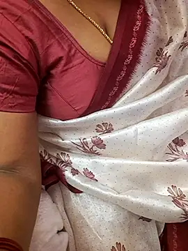 Snapshot of Tamil_Rathi chatting on September 20, 2025, 5:40 pm Tamil Rathi online show from September 20, 2025, 5:40 pm