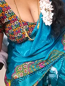 Snapshot of Tamil_Rathi chatting on September 16, 2025, 5:47 pm Tamil Rathi online show from September 16, 2025, 5:47 pm