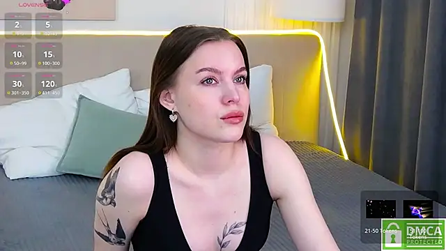 AmaliaBell online show from October 7, 2025, 1:12 pm