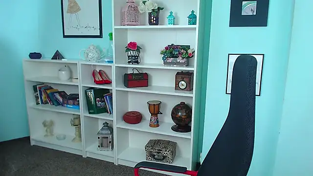 Snapshot of BrianaJoy chatting on November 3, 2025, 6:18 am BrianaJoy online show from November 3, 2025, 6:18 am