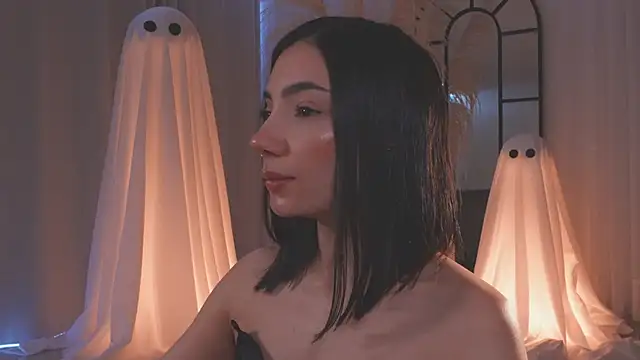 AmyArmstrong online show from October 19, 2025, 2:20 pm