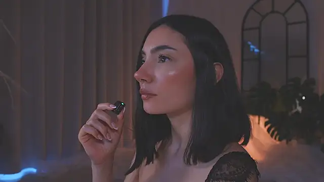 AmyArmstrong online show from November 12, 2025, 9:07 pm