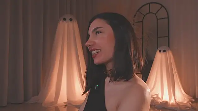 AmyArmstrong online show from October 15, 2025, 1:59 am