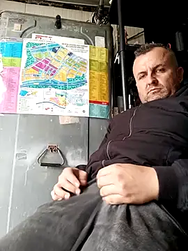 andres1925 online show from March 1, 2026, 11:54 am