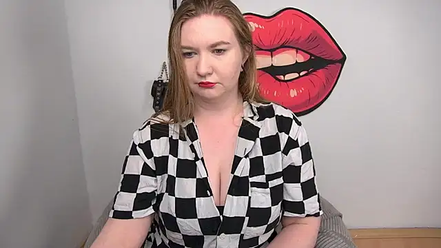 LaraDream online show from November 5, 2025, 3:48 pm