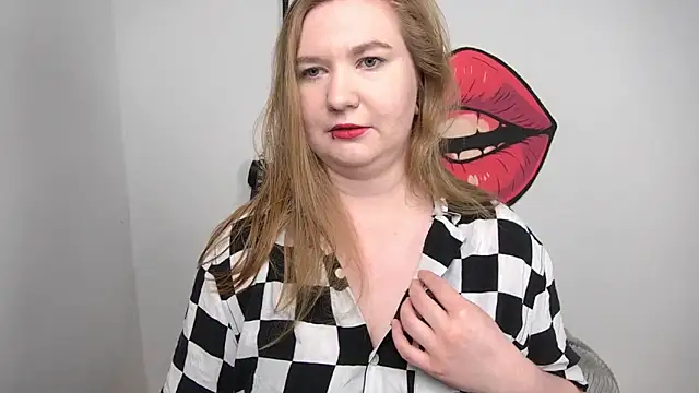 LaraDream online show from November 6, 2025, 4:33 pm