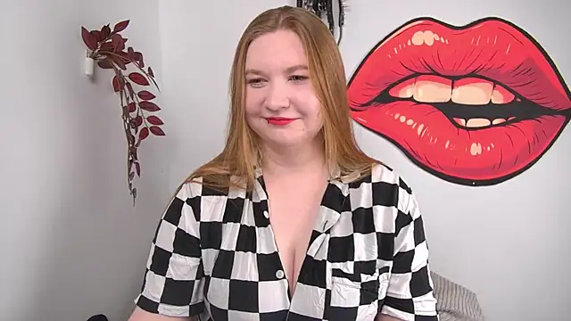 LaraDream online show from April 3, 2026, 2:23 pm