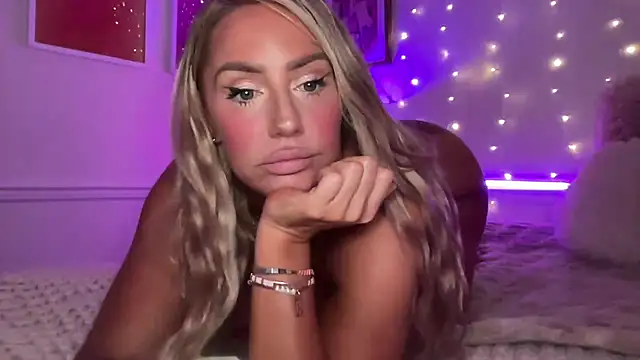 Fitnessbabe69 online show from July 11, 2026, 9:20 am